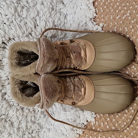 Baretrap Duck Boots - Picture 15 of 16